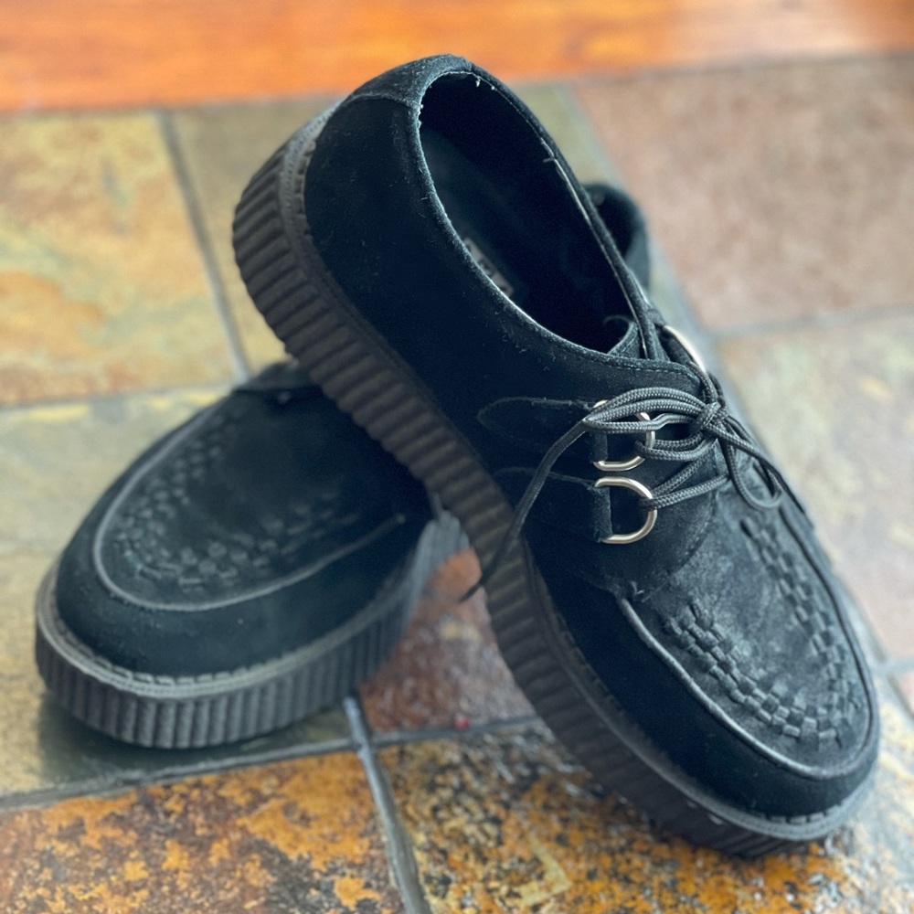 T.U.K Black Suede Low Creepers Men’s Size 7